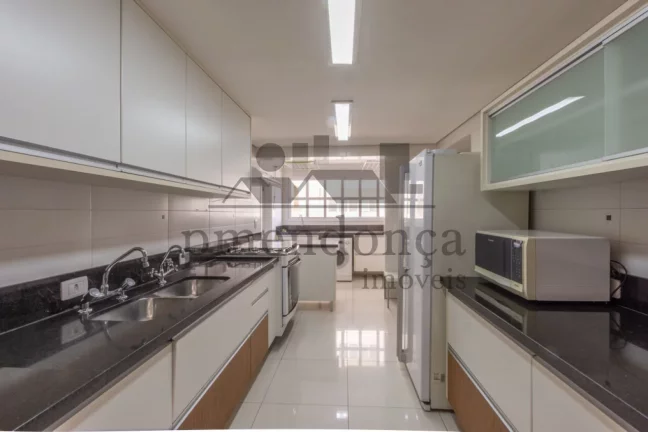 Imagem Apartamento na Av Higienópolis com 130m², pronto para morar!