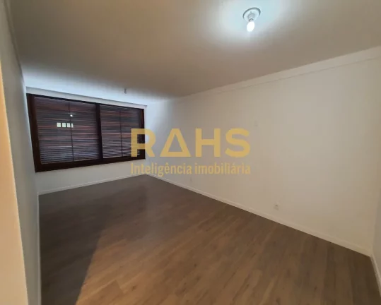 Imagem Imóvel espetacular em região estritamente residencial início do bairro América. Terreno de 2.150...