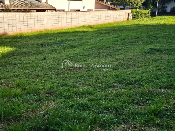 Imagem Oportunidade de negócio!
Terreno de 900 m², sol da manhã, bem localizado no meio da quadra em con...