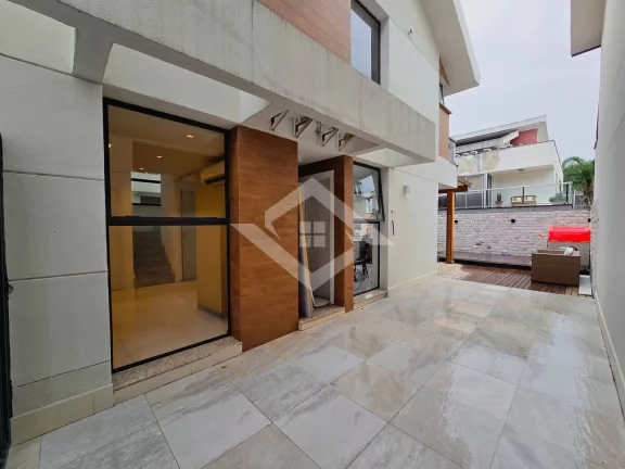 Imagem Casa de 4 quartos ( 3 suítes). Condomínio Enjoy, Recreio dos Bandeirantes