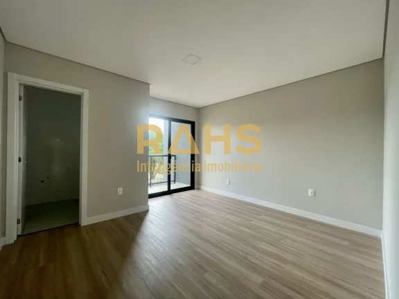 Imagem Ótimo sobrado geminado com 1 suíte mais 2 quartos a venda no bairro Bom Retiro em Joinville. Conta...