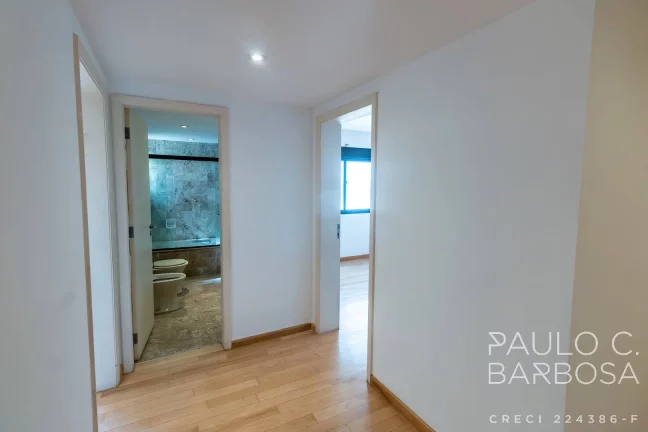 Imagem Itaim Bibi - Rua Sem Saída - 3 Dormitórios (1 Suíte) - 3 Vagas - 240m²