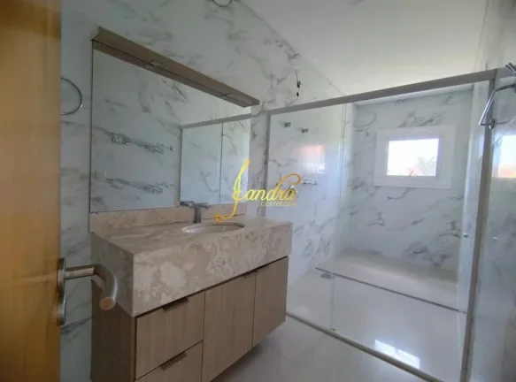 Imagem Casa térrea, com SETE suítes em condomínio fechado
