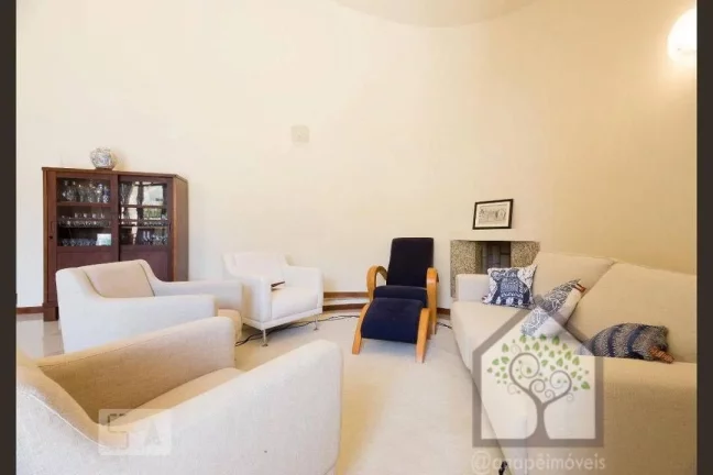 Imagem Ampla Casa com 5 Quartos à Venda