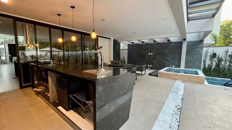 Imagem Sobrado com 6 dormitórios à venda, 380 m² por R$ 8.500.000,00 - Riviera de São Lourenço - Bertioga/SP
