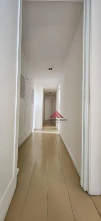 Imagem Apartamento com sala 03 quartoa e dependencia completa,vaga de garagem,em otima localização no Ingá,proximo a todo comércio, colégios e faculdades,co