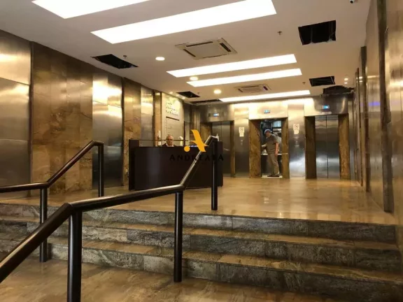 Imagem Centro - Rua do Passeio - Alugo maravilhoso andar comercial com 372m² - Pronto para uso - R$16.000,00