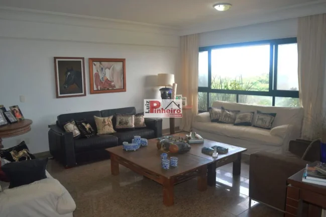 Imagem 4 Suites CIDADE JARDIM Apartamento com 210m2