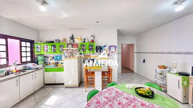 Imagem Casa com 3 dormitórios à venda, 179 m² por R$ 700.000,00 - Vila Operária - Rio Claro/SP