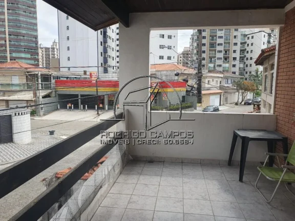 Imagem Espaçoso Sobrado à Venda na Cidade Ocian - 3 Quartos e 3 Vagas
