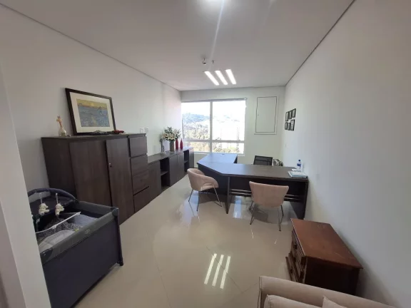 Imagem Sala Comercial para Locação em Santana de Parnaíba / SP no bairro Tamboré