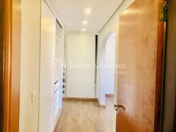 Imagem Localizado em uma das regiões mais nobres de Campinas, este apartamento de 330 m² no Cambuí ofere...