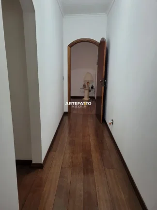 Imagem Casa com piscina bem localizada