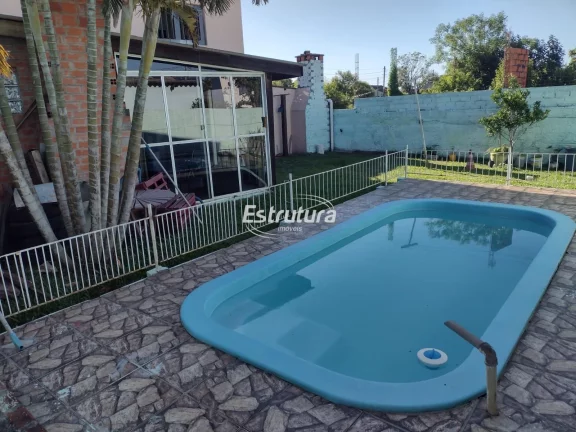 Sobrado com 2 apartamentos individuais no bairro Pinheiro Machado