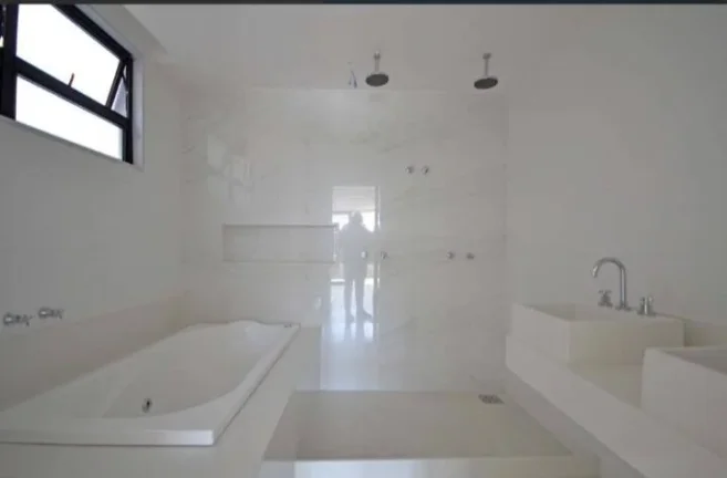 Imagem Casa Triplex Condomínio Interlagos de Itaúna