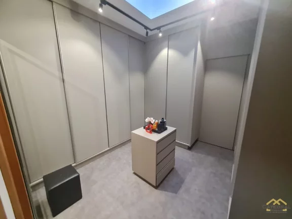 Imagem Casa Alto Padrão com 3 suítes e Piscina - Condomínio Brisas Jundiaí
