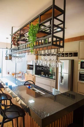Imagem Casa com 3 dormitórios à venda, 220 m² por R$ 730.000,00 - Karfan - Itumbiara/GO