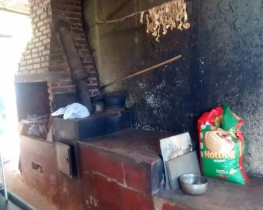 Imagem EXCELENTE SITIO, COM 3 QUARTOS, SALA, COZINHA, BANHEIRO, SENDO UMA SUITE, COM FOGÃO DE LENHA E VARA...