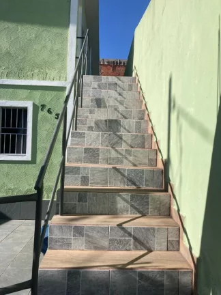 Imagem Casa com 2 dormitórios para alugar, 40 m² por R$ 1.400,00/mês - Calmon Viana - Poá/SP