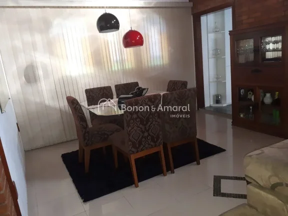 Imagem Casa de Condomínio com 4 Quartos e 4 banheiros à Venda, 270 m²