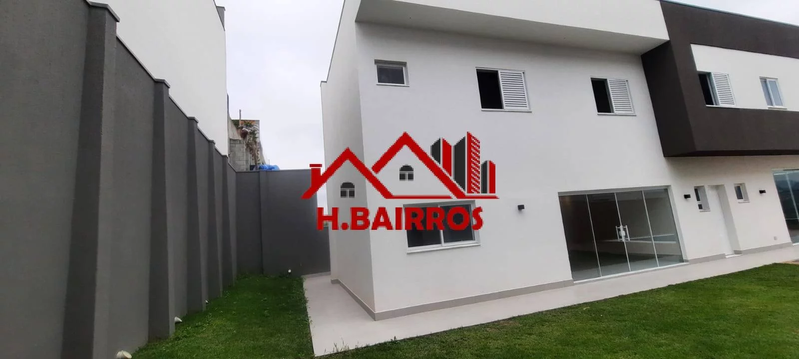 Imagem Casa com 04 Dormitórios à Venda - Jaguary - São Jos?(C) dos Campos