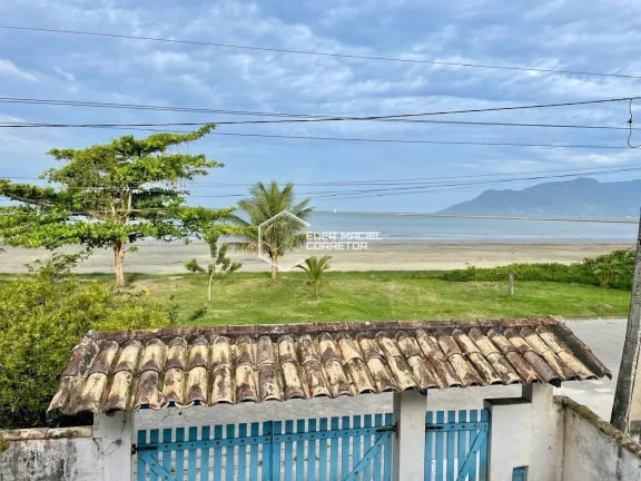 Imagem Casa Imperdível! Quase pé na areia e com uma vista deslumbrante do mar, esta é a oportunidade que...