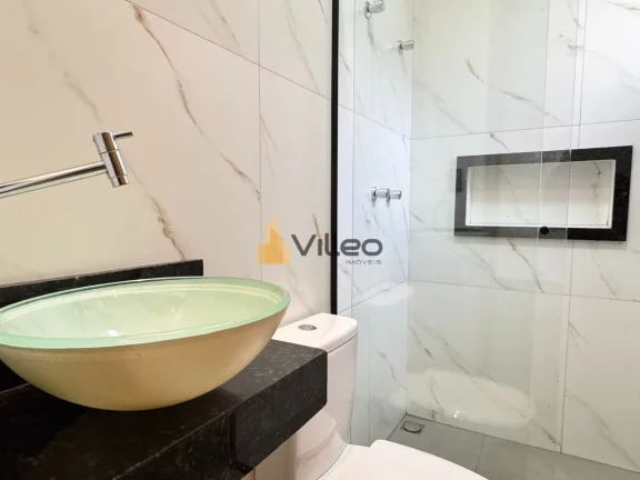 Imagem Descubra o privilégio de viver em uma residência cuidadosamente projetada para unir funcionalidade...