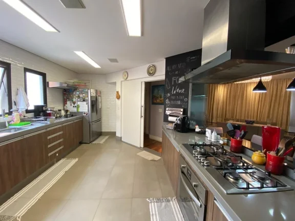 Imagem Cobertura 248 M², 3Q, 3 suítes, 4 banheiros, 3 vagas, sauna, piscina, churrasqueira, adega, gazebo, gerador, closet, lareira.