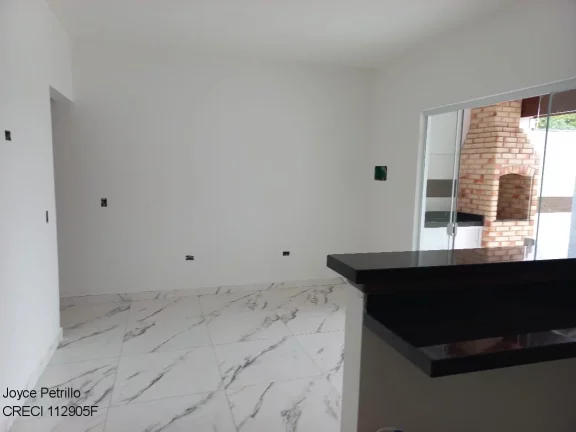 Imagem Casa Nova e Moderna com Piscina à Venda em Peruíbe.