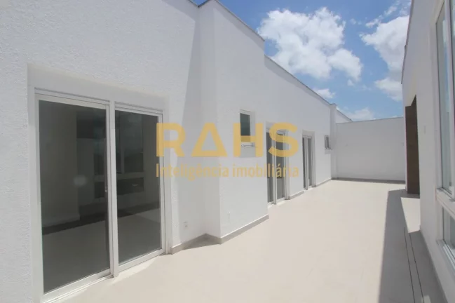 Imagem Buscando aquela cobertura nova com 4 suítes e 4 vagas de garagem? Essa é uma excelente opção par...