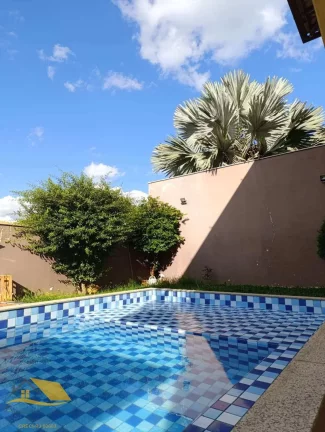 Imagem Vendo Casa em Amparo com Piscina, Área Gourmet e Sauna, aceita permuta.