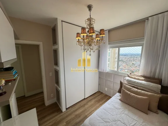 Imagem Este é um daqueles imóveis que raramente aparecem no mercado. Localizado no 21º andar da Torre Ma...