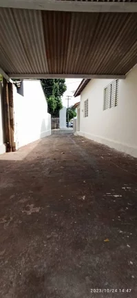Imagem VENDE-SE ÓTIMA CASA 04 DORMITORIOS ARAÇATUBA SP PROXIMO A RODOVIARIA.