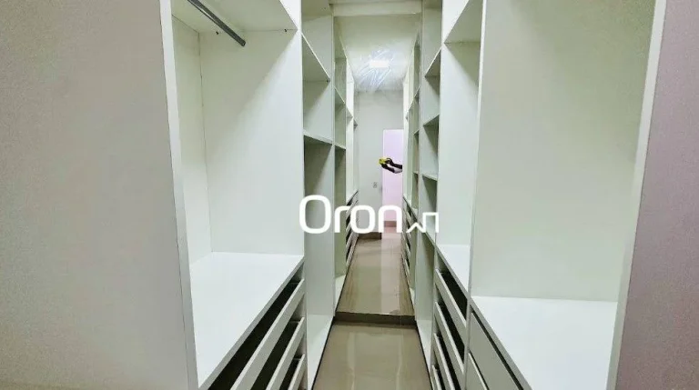 Imagem Casa com 3 dormitórios à venda, 180 m² por R$ 1.350.000,00 - Jardim Veneza - Senador Canedo/GO