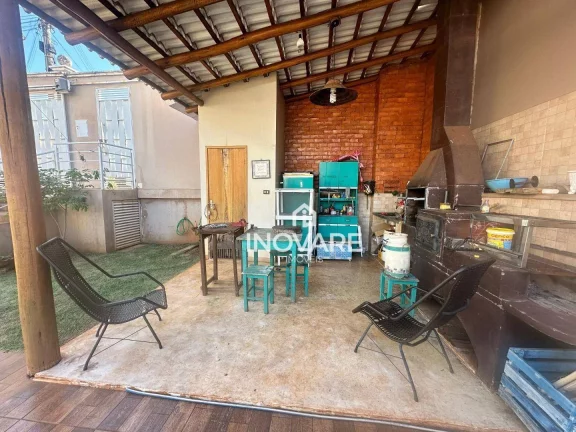 Imagem Casa com 3 dormitórios à venda, 265 m² por R$ 700.000,00 - Village Imperial - Itumbiara/GO