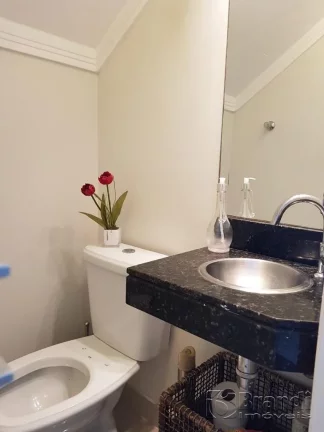Imagem Ótimo sobrado 3 dorms sendo 1 suíte planejada, cozinha planejadas, 2 vagas.