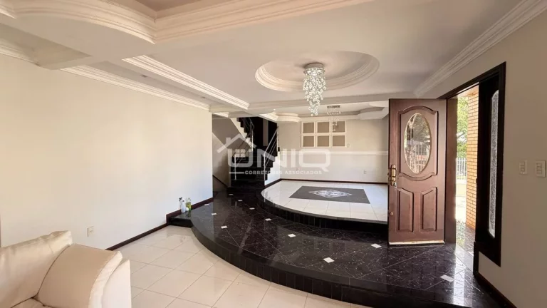 Imagem Casa Suite Master + 1 Suite + 4 Quartos - Bairro Bancarios