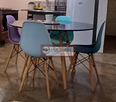 Imagem Vendo Excelente oportunidade na Lapa. Casa de 2 Dormitórios sendo uma suíte, sala em 2 ambíentes, 2 vagas de garagem, áreatotal 171m2, frente para 2 ruas, Jardim com algo natural, quintal com Árvores frutíferas produzindo, aproveite essa oportunidade, Val