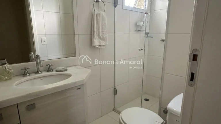 Imagem Apartamento com 119m², localizado em um dos bairros mais valorizados e desejados de Campinas. Conta...