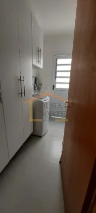 Imagem Excelente sobrado, 3 dormitórios, sendo 1 suíte com closet e varanda, mais 1 banheiro e 1 lavabo, ...