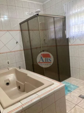 Imagem Sobrado amplo e diferenciado. Aceita FGTS e financiamento.