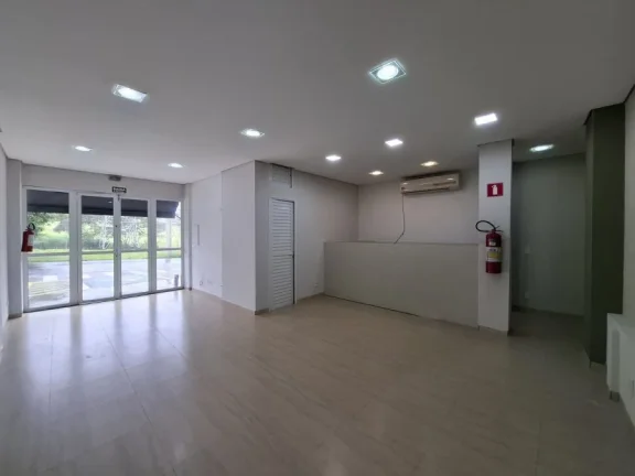 Sala Comercial Térrea com Vitrine  43m² - Jardim Bosque Viv