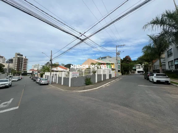 Imagem Terreno com 03 Sobrados Geminados à Venda – Praia dos Amores, Balneário Camboriú