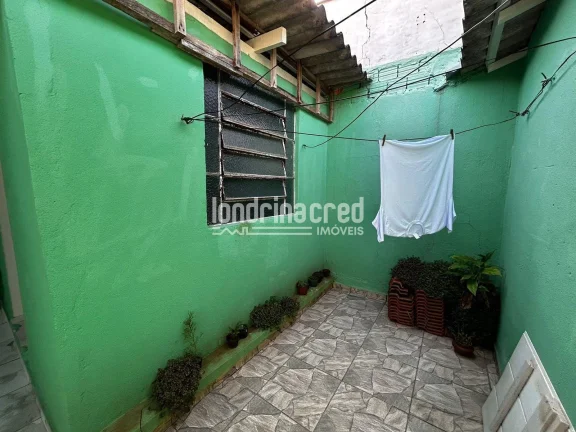 Imagem Oportunidade Única na Zona Norte! Casa com 3 quartos, quintal espaçoso e 200m² de terreno, ao lado da Av. Saul Elkind, perto de tudo que você precisa!