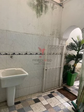 Imagem ...lt;br...gt;Linda casa localizada no Centro de Guaratinguet...aacute;, pr...oacute;xima a diversos...