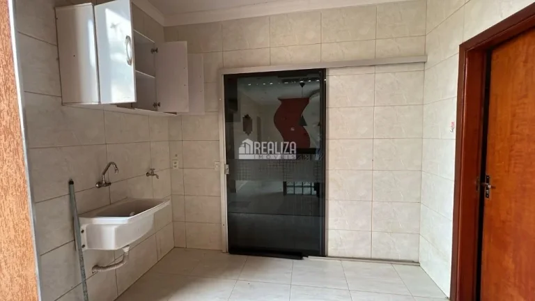 Imagem Casa de 4 dormitórios para alugar em Uberaba - Bairro Grande Horizonte