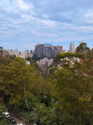 Imagem Apartamento de Luxo para Locação no Paraíso do Morumbi - 4 Quartos, 2 Suítes, 3 Banheiros, 3 Vagas - São Paulo-SP