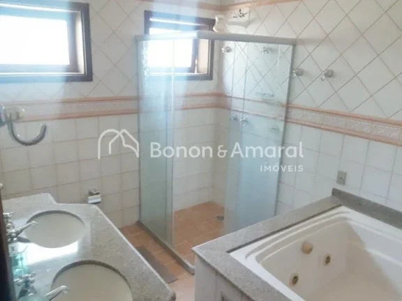 Imagem Localizada em um dos condomínios mais desejados da cidade, essa residência oferece exclusividade, ...