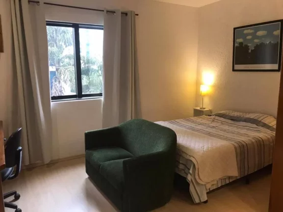 Imagem Flat para aluguel possui 30 metros quadrados com 1 quarto em Moema