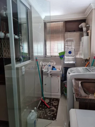 Apartamento Central com 3 Dormitórios, Suíte e Sacada com Churrasqueira